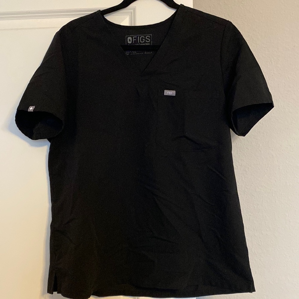 FIGS Casma Three Pocket Scrub Top